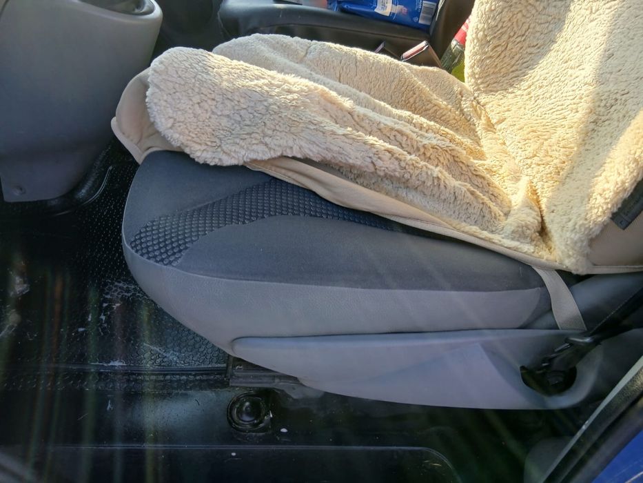 Opel vivaro 2.0.   .
