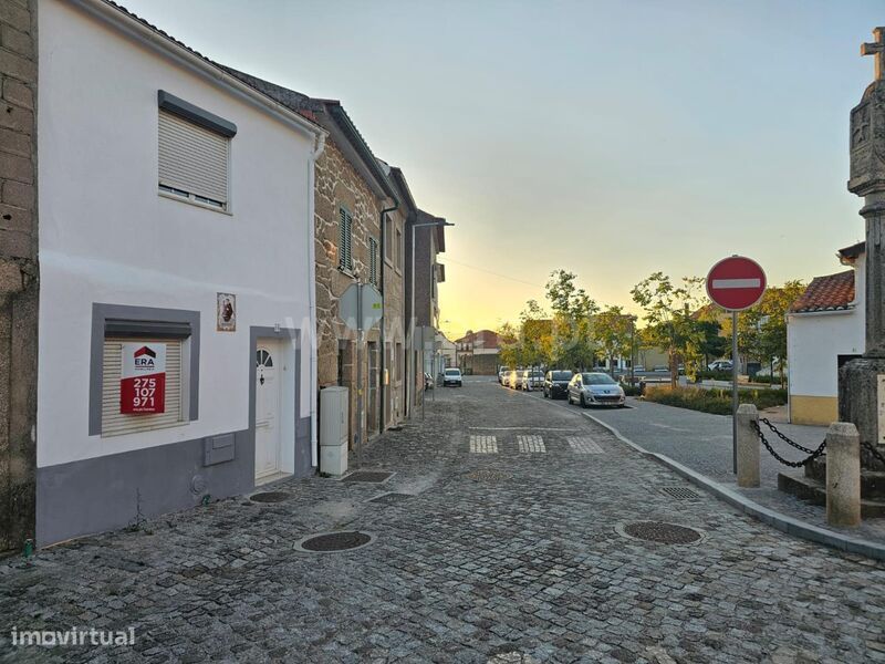 Moradia em Banda T2 / Castelo Branco, Lardosa