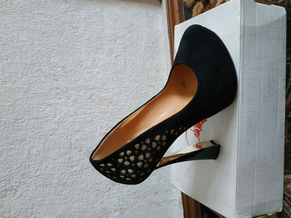 Продаю туфли