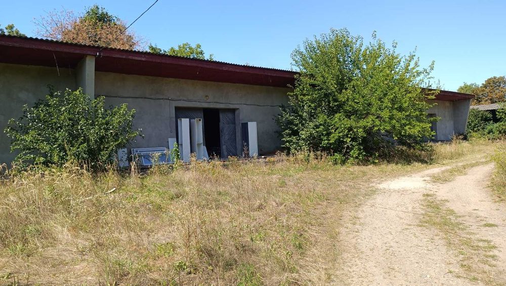 Продається склад в Берегове.