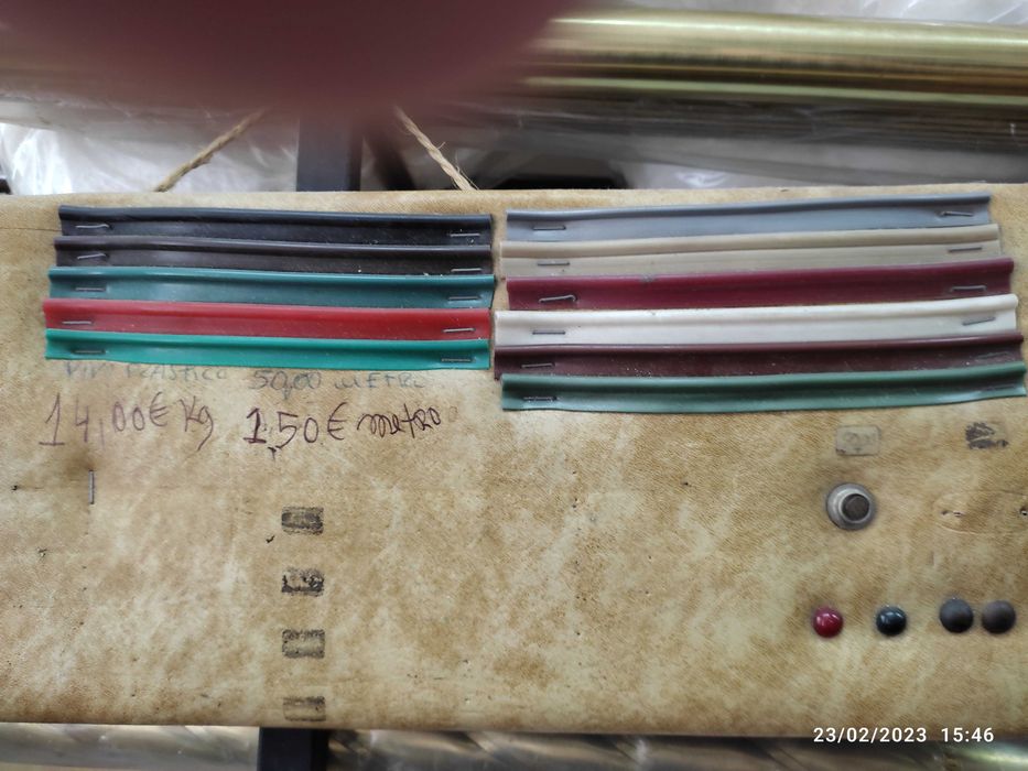 Vivo plástico para bancos auto