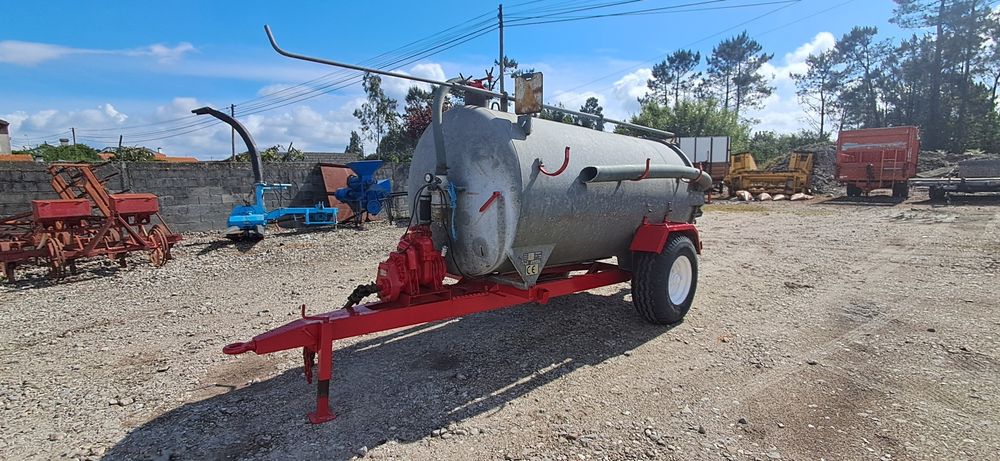 Reboque cisterna Reboal 3000 lts