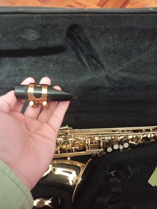 Saxofone Prelude de Conn Selmer em ótimas condições.