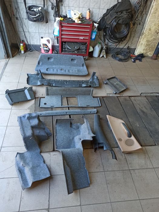 Tapicerki boczki plastiki bagażnika BMW E46 Cabrio
