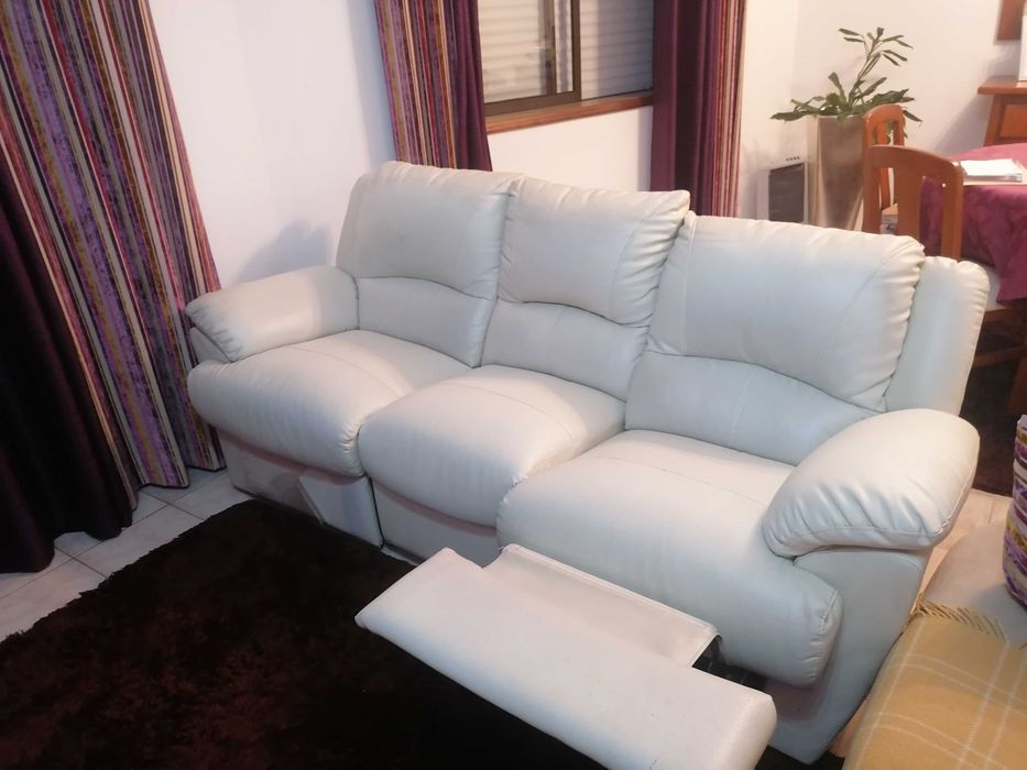 Vendo Sofá em pele