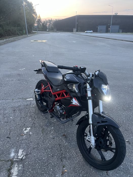 Benelli bh 125 .