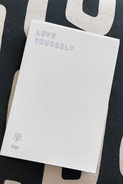 BTS - Love Yourself: Her (Ver. V) - c/ TUDO + incl. photocard Jin