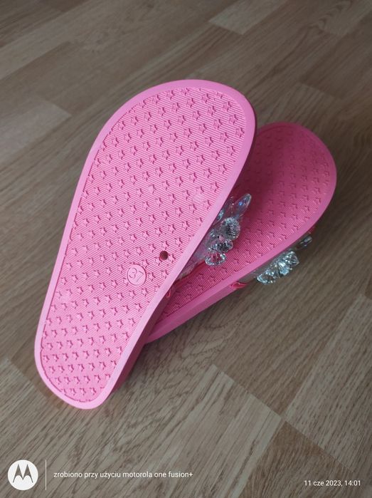 Klapki neon róż 37 kamienie