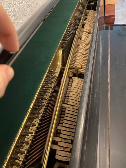 Piano Fuchs & Mohr, lacado preto.