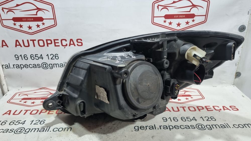 Ótica Farol Frente Frontal Direita Skoda Fabia Roonster 2006 a 2015