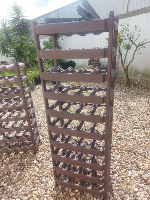 Garrafeira plástica