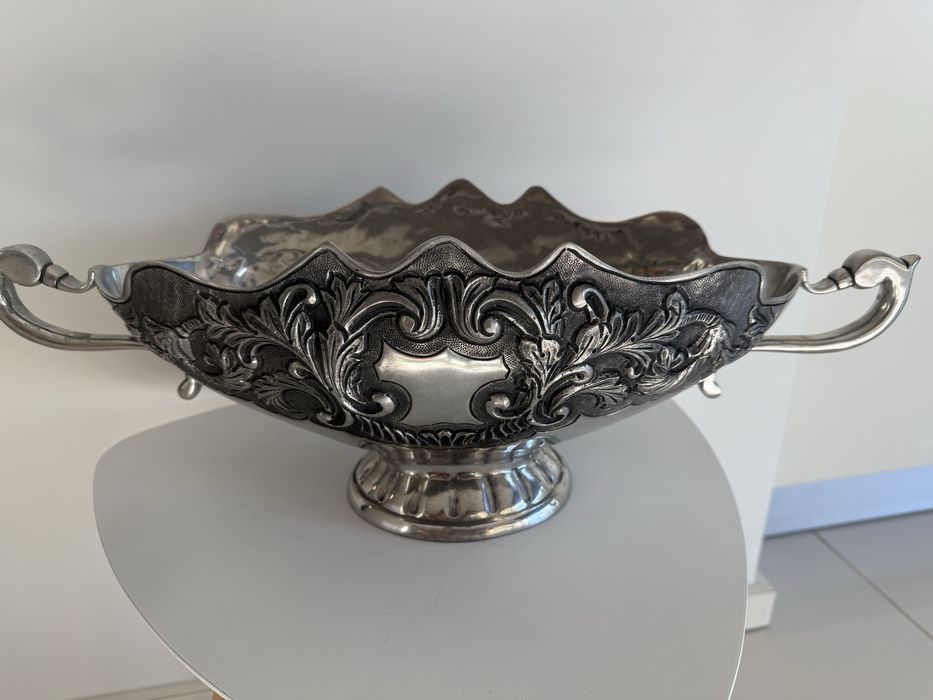 Taça de estanho.