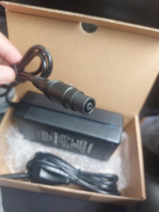 Carregador zt3 pro trotinete novo