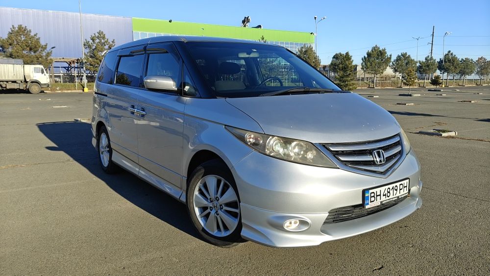 Продам Honda Elysion