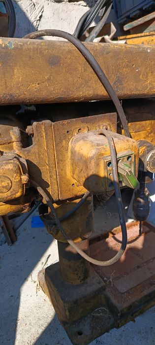 Wiertarka stołowa pionowa