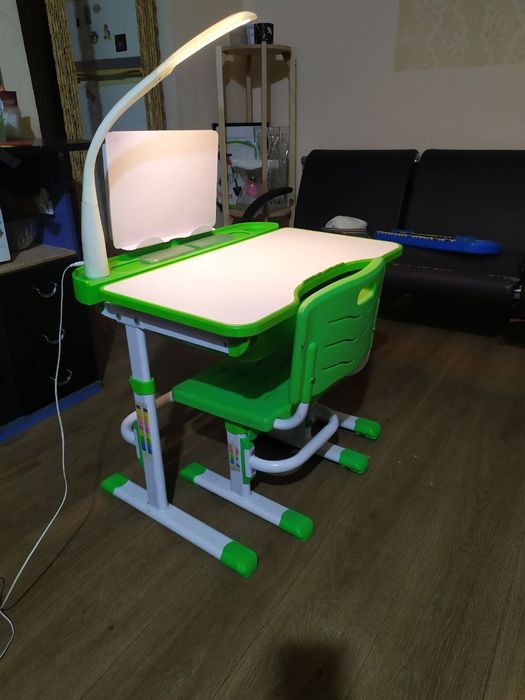 Школьная парта детская