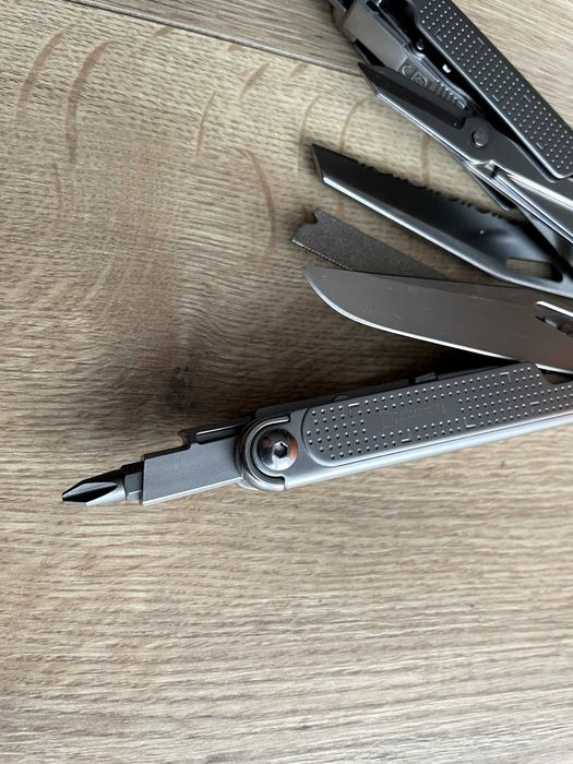 Multitool Daicamping DL301 (podobny do Leatherman Free P4)