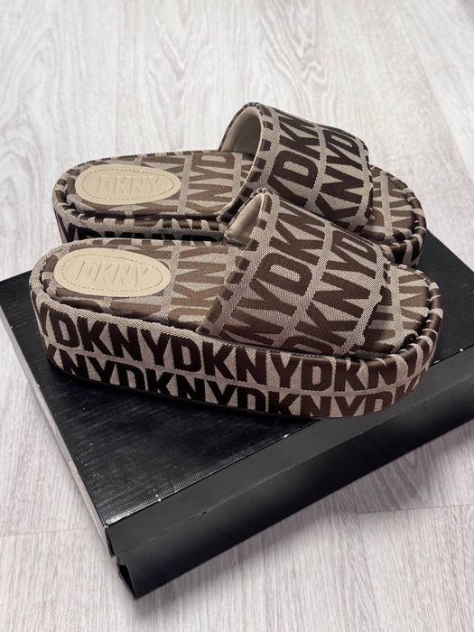 Продам женские слайдеры DKNY, размер 39