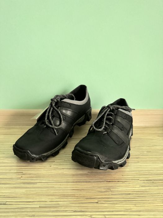 Czarne skórzane buty trekkingowe/ trapery