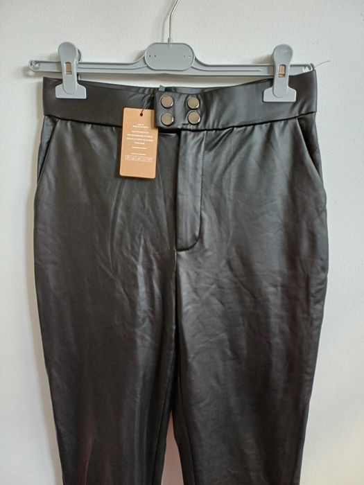 Spodnie, legginsy damskie ala skórzane r. M