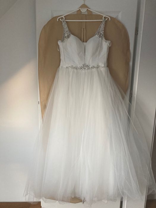 Piękna Suknia Ślubna + dwa welony (komplet)