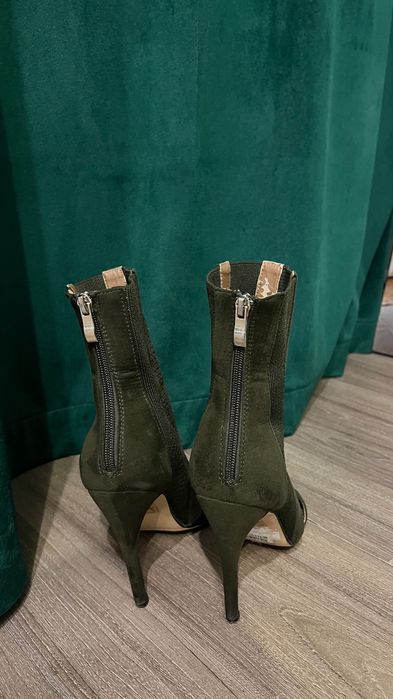 Босоніжки на каблуку, 38 розмір