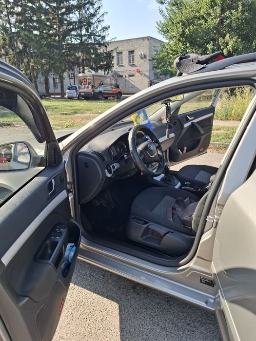 Продам автомобіль Skoda універсал