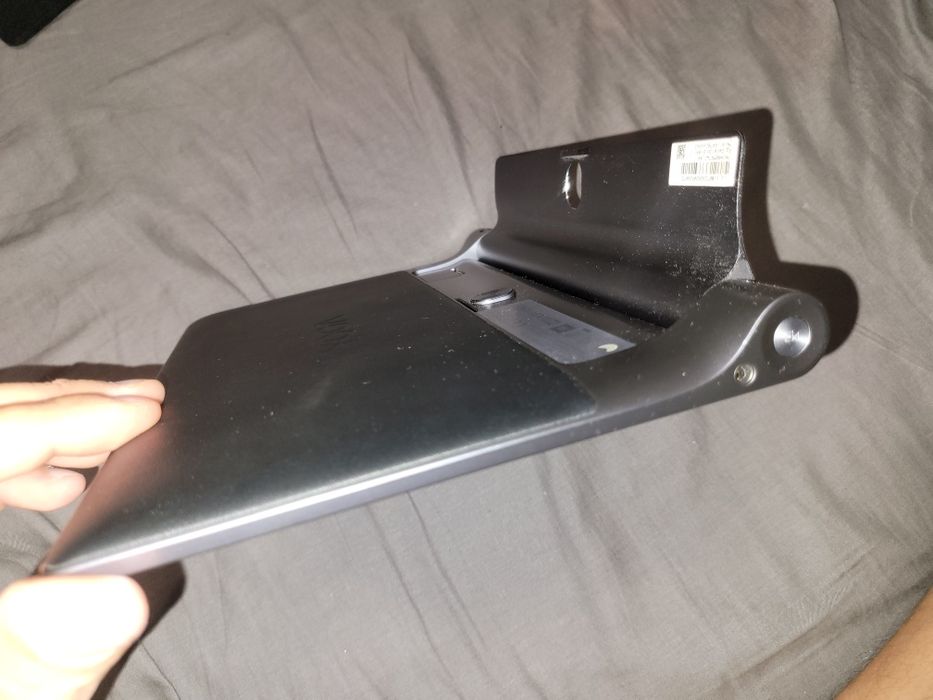 Lenovo YT3-X90L z projektorem