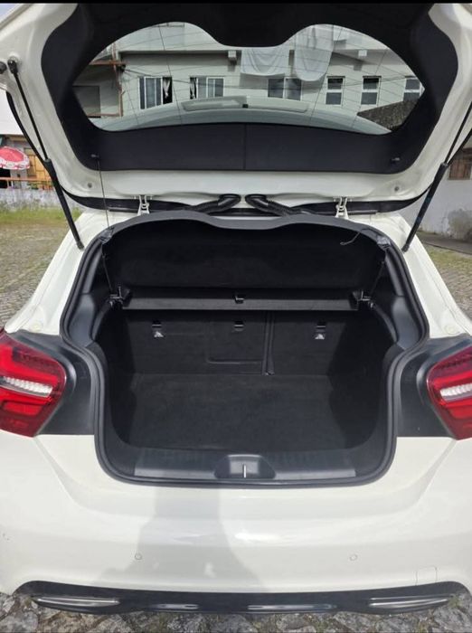 Mercedez-Benz A200d AMG Line — photo 5