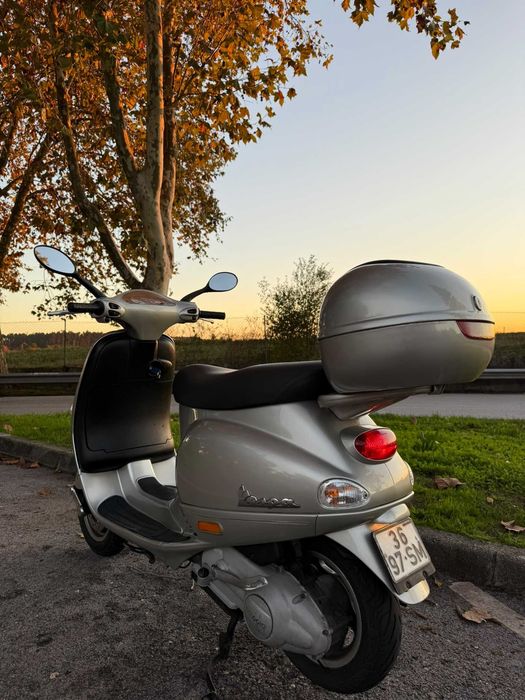 Vespa Piaggio ET4 150