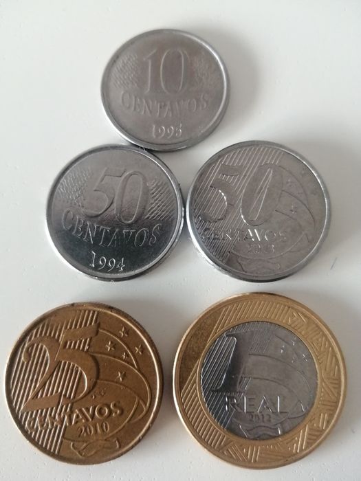 Vendo lote de 10 moedas variadas (portes incluídos)