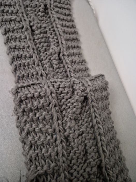 Szal zimowy damski 190cm x 18cm szary stalowy