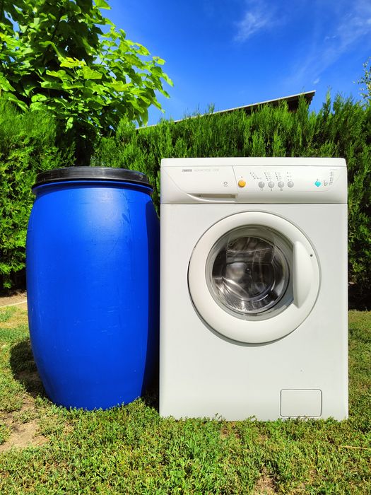 Пральна машина з баком