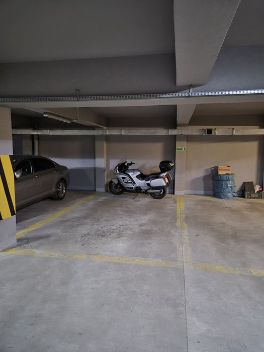 Miejsce w garażu Brukowa 28a