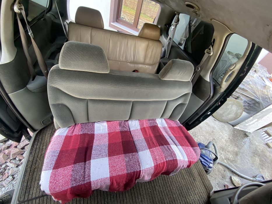 Chrysler town-country
