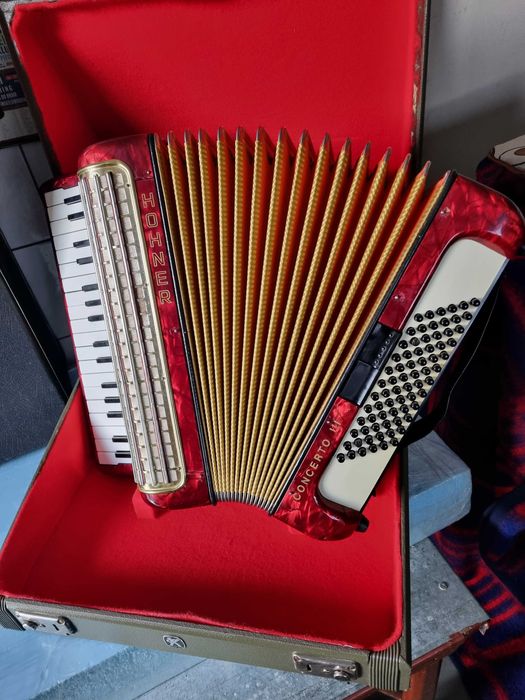 Sprzedam akordeon 72 basy hoh er