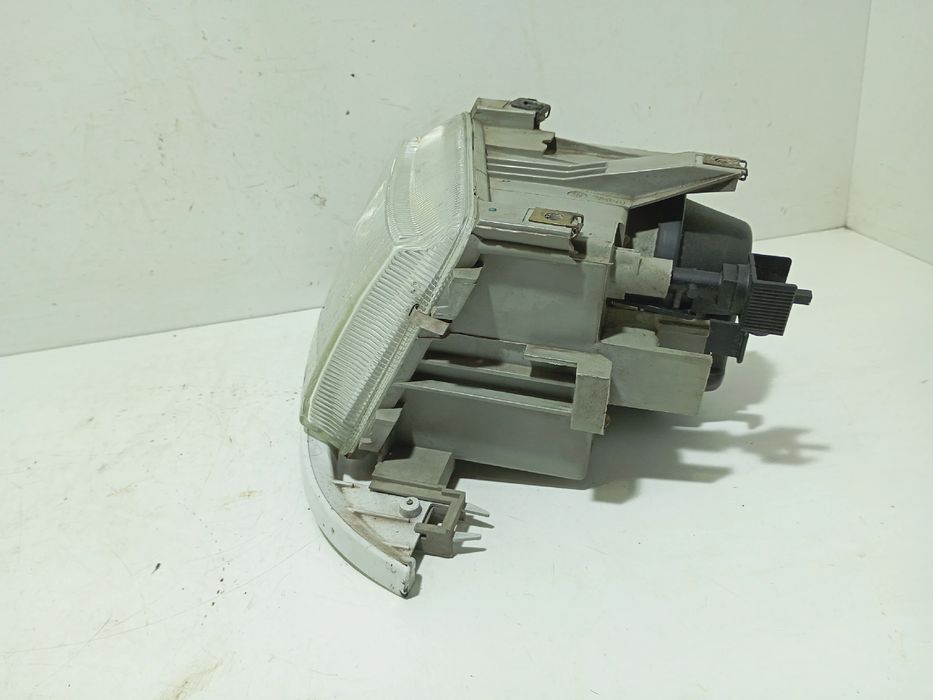 Ótica / farol esquerda RENAULT Clio I (B/C57_, 5/357_)