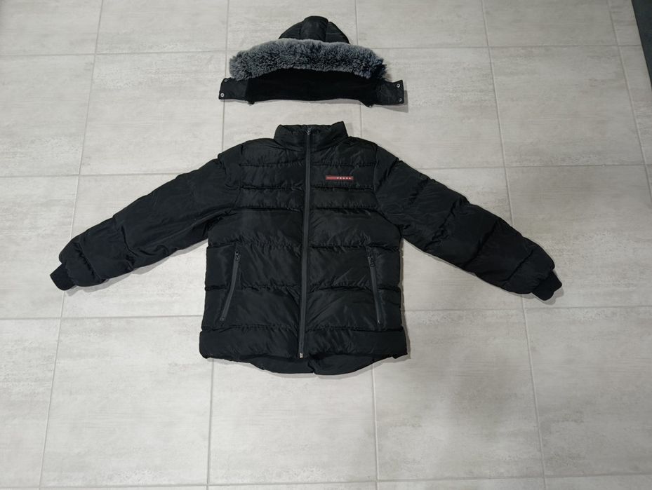 Продам зимову куртку PRADA