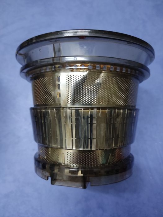 Продам Шнековую соковыжималку Raven EWW005