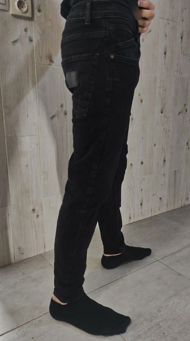 Оригінал джинси ZARA. Прямий крій. Базова модель - під будь-який стиль