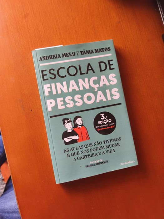 Livro "Escola de Finanças Pessoais"