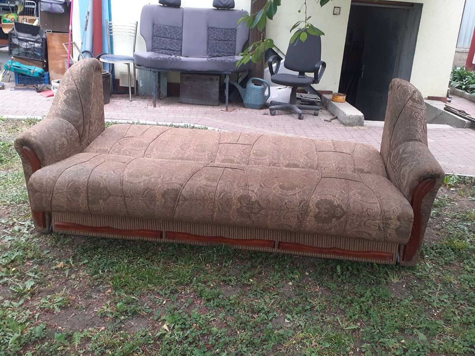 Продам розкладний двоспальний диван