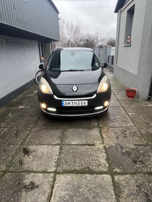 Renault Grand Scenic 3 2013 1.6
