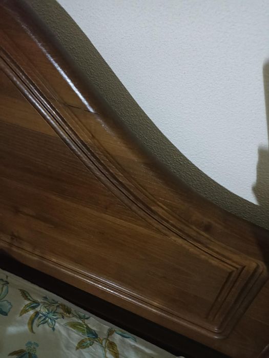 Vende se Quarto de casal estado como novo com tudo em madeira estado c