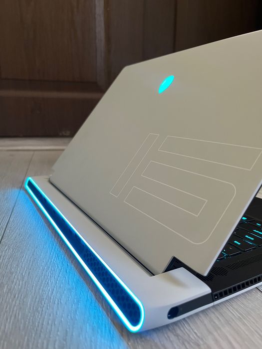 Игровий ноутбук/Laptop DELL Alienware X15 15R2-4667 15.6" 165Hz i7-12700H 16GB RAM 1TB SSD GeForce RTX3060