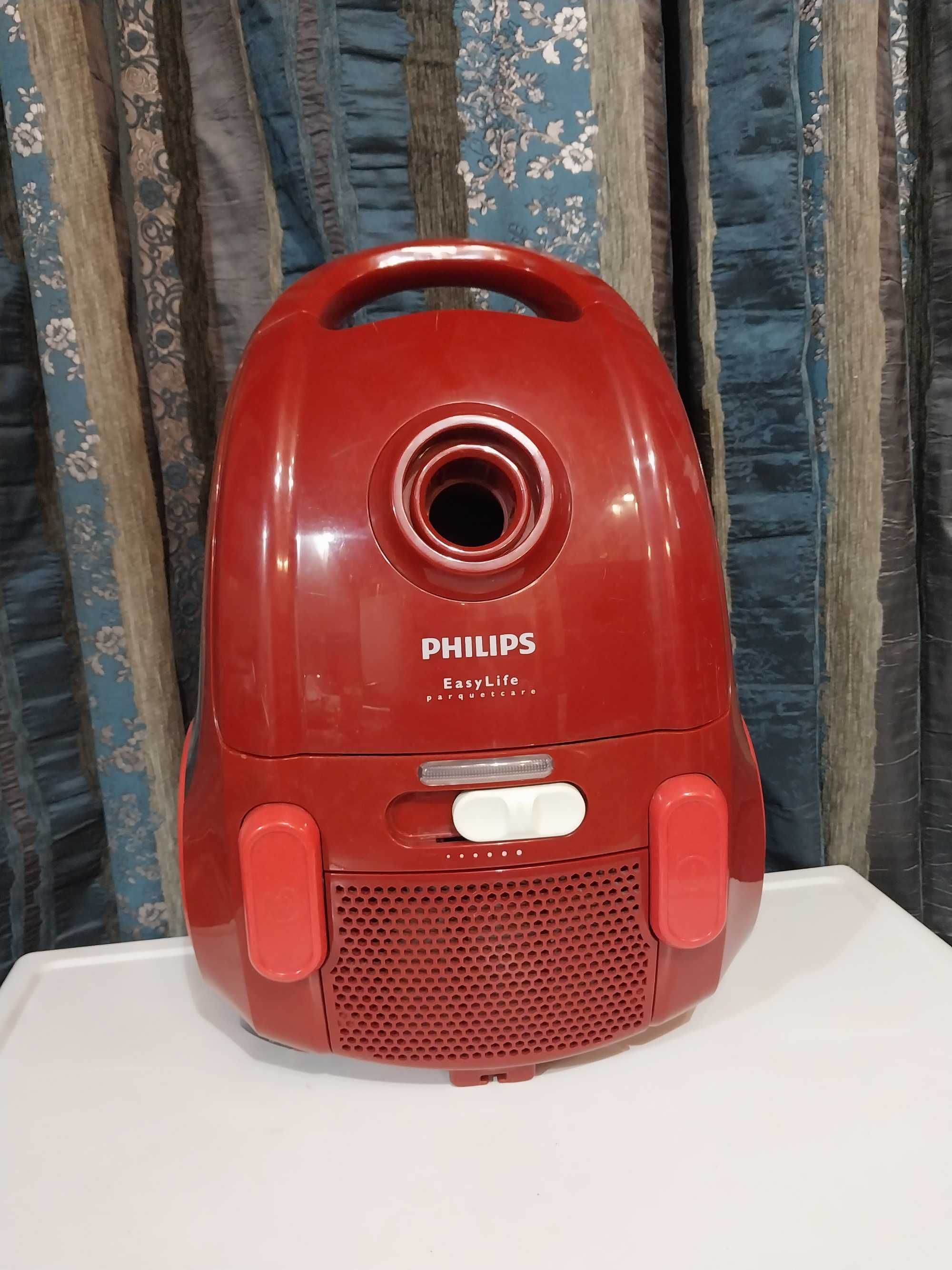 Пылесос PHILIPS 2000W с мешком .: 2 300 грн. - Пилососи Дніпро на Olx