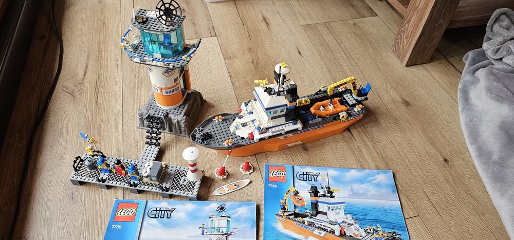 Lego łódź patrolowa baza bazy straży przybrzeżnej  7739 klocki