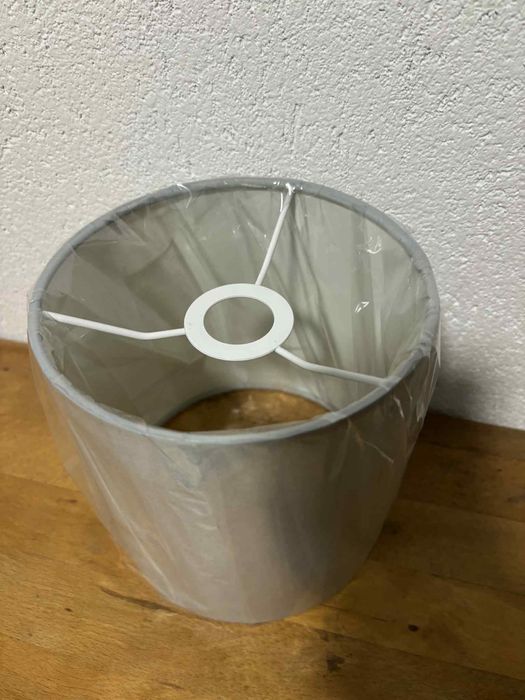 Elegancki klosz do lampy z tkaniny