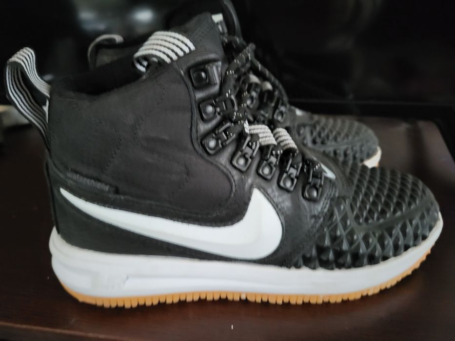 Продам кроссовки Nike