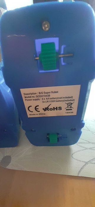 Zabawka 2 robot chodzi